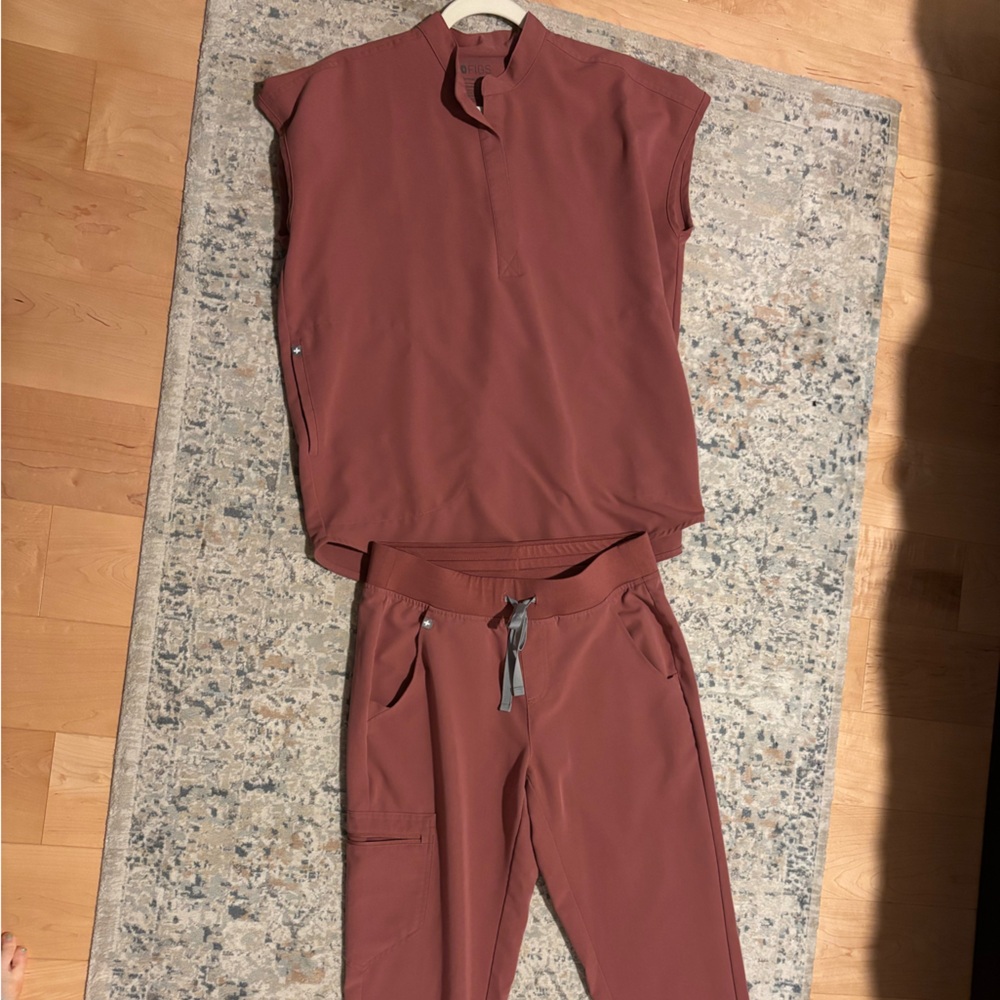Figs Mauve Rafaela Oversized Scrub Top and Jogger pants set